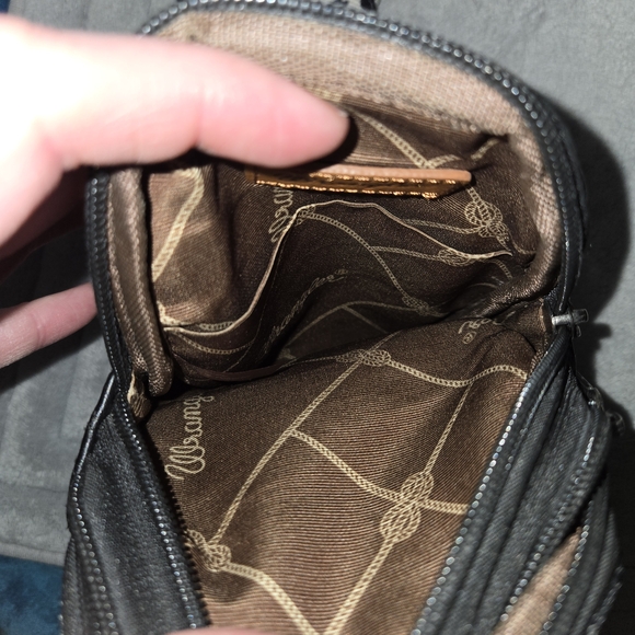 Wrangler Black and White Crossbody Bag - Picture 4 of 6